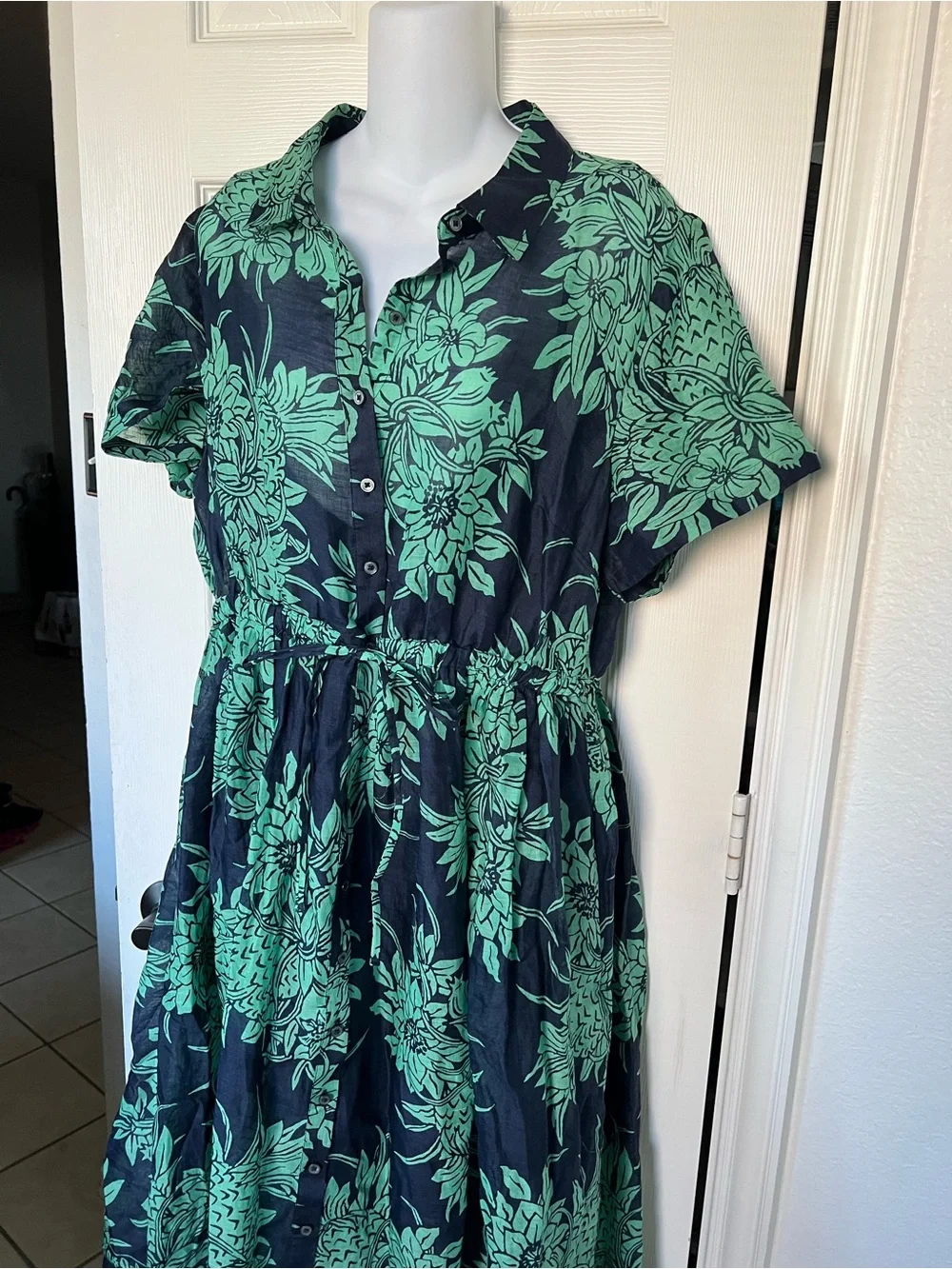 NWT Tall Cerise Shirt-Dress in Pineapple-Print Ramie 14 - Picture 4 of 12